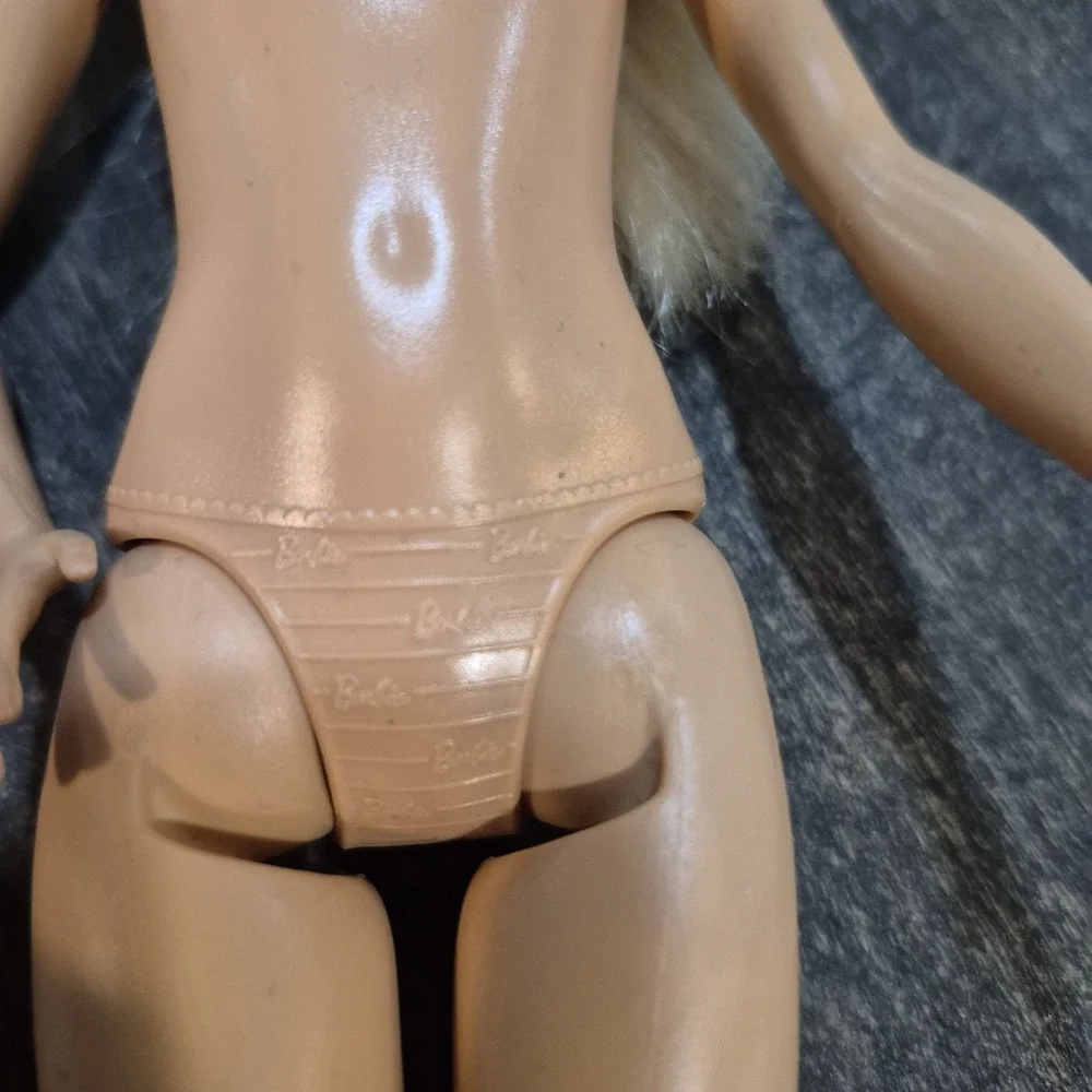 Mattel Barbie Fashionistas doll with a platinum‎ blonde ponytail & Articulated